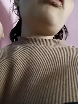 KittenMiss  online show from November 2025 07:24:01 PM