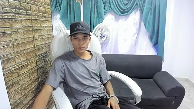 paul booy online show from November 2025 01:49:02 AM