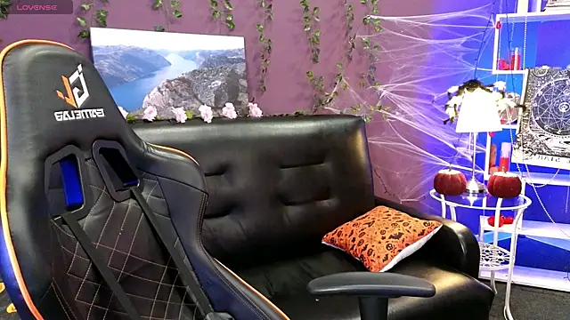 Mystery Mary online show from October 2025 10:49:01 AM