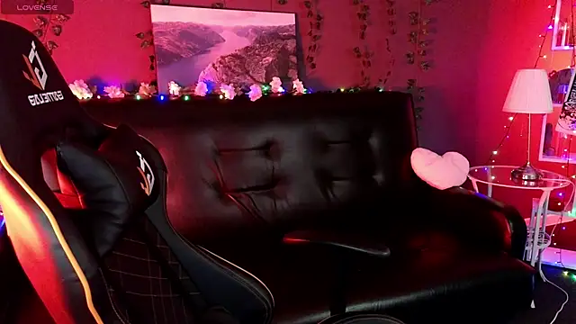 Mystery Mary online show from November 2025 11:54:02 AM