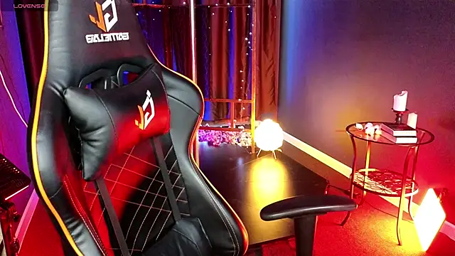 Mystery Mary online show from November 2025 12:04:02 PM