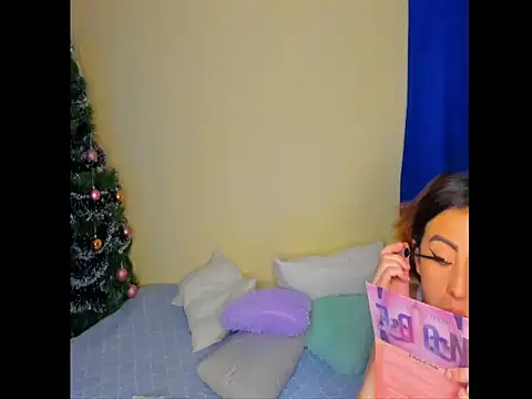 Snapshot of astredad2025 chatting on January 2026 03:43:01 AM astredad2025 online show from January 2026 03:43:01 AM