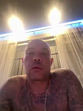 gitanoMad online show from October 2025 01:11:01 AM