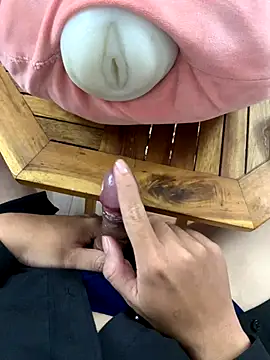 Snapshot of mrbigso22 chatting on November 2025 04:51:01 AM mrbigso22 online show from November 2025 04:51:01 AM