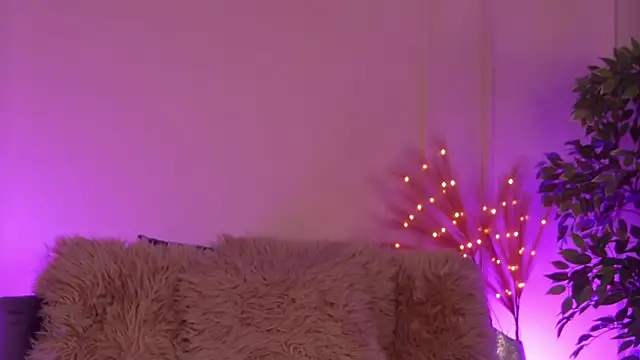 CrystalRedx online show from December 2025 05:46:01 AM