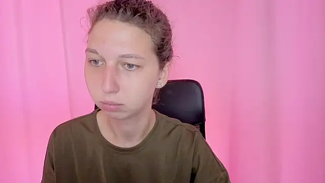 CuteEllii online show from October 2025 09:32:01 AM