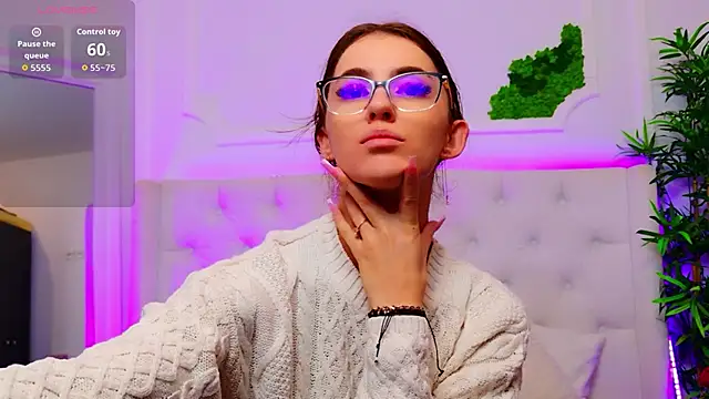 Snapshot of ElisaCharm chatting on February 2026 04:55:02 AM ElisaCharm online show from February 2026 04:55:02 AM