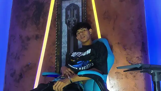 Sex Boy 33  online show from October 2025 04:35:02 AM