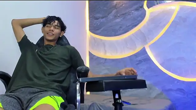 Sex Boy 33  online show from November 2025 04:17:02 AM