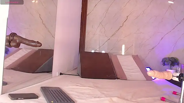 LucianaaMorena online show from October 2025 01:24:02 PM