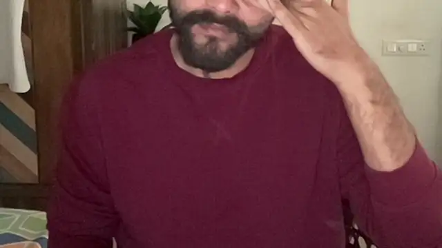 MakeMeAwareAah online show from December 2025 04:43:01 AM