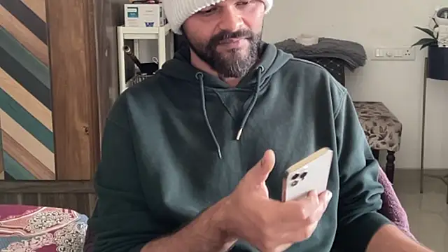 MakeMeAwareAah online show from January 2026 05:43:02 AM