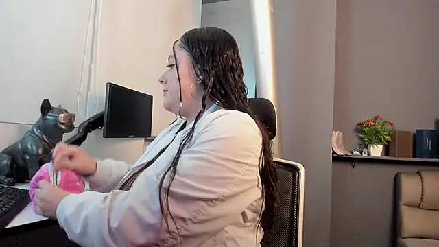 Danna piink  online show from March 2026 11:10:01 AM