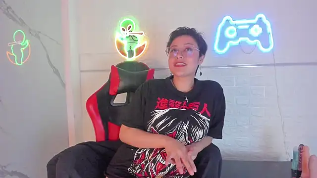 Juliexxxtasy online show from October 2025 07:24:02 PM