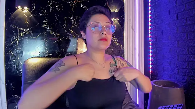 Juliexxxtasy online show from October 2025 07:27:02 PM