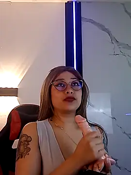 Juliexxxtasy online show from November 2025 05:27:01 PM