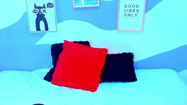 VIOLETA-28 online show from November 2025 01:36:02 PM