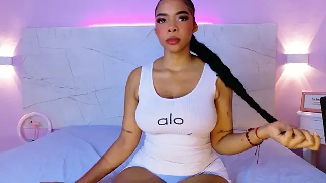 Snapshot of Lorraine_Jackson chatting on November 2025 12:15:02 PM Lorraine Jackson online show from November 2025 12:15:02 PM