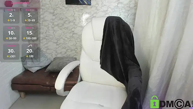 Sasha Davila online show from October 2025 01:04:02 PM