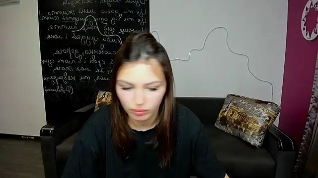 KittyShenson online show from November 2025 12:49:01 PM