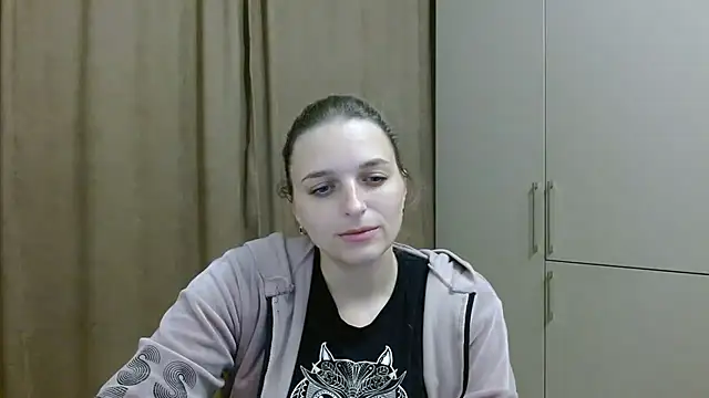 Snapshot of ElisSky301 chatting on October 2025 09:47:02 PM ElisSky301 online show from October 2025 09:47:02 PM