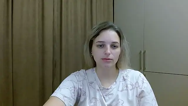 Snapshot of ElisSky301 chatting on November 2025 11:03:01 PM ElisSky301 online show from November 2025 11:03:01 PM