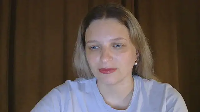 ElisSky301 online show from April 2026 07:49:01 PM