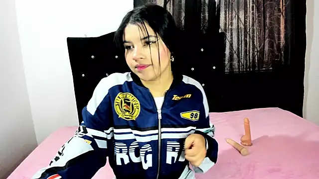 Sara Moon 18 online show from October 2025 08:20:01 PM