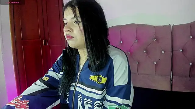 Sara Moon 18 online show from October 2025 10:22:01 PM