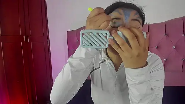 Sara Moon 18 online show from October 2025 08:09:02 PM