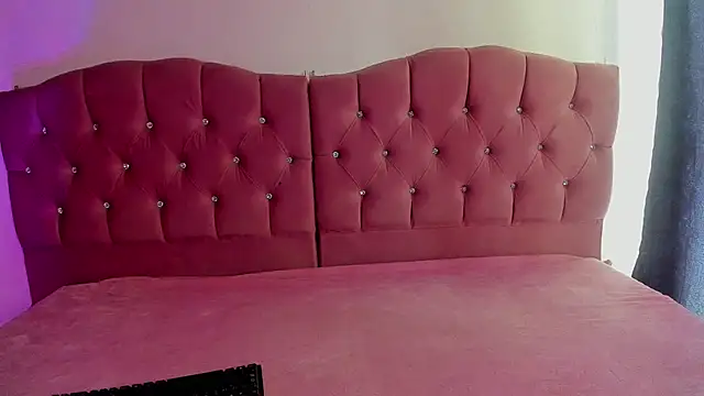 Sara Moon 18 online show from November 2025 08:09:01 PM