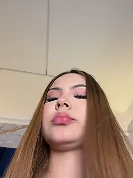 Snapshot of Beella1_ chatting on May 2026 04:04:02 PM Beella1 online show from May 2026 04:04:02 PM