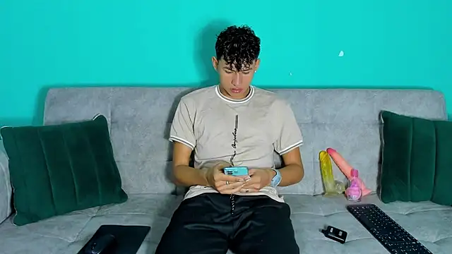 Nicolas Torres  online show from November 2025 06:24:02 AM