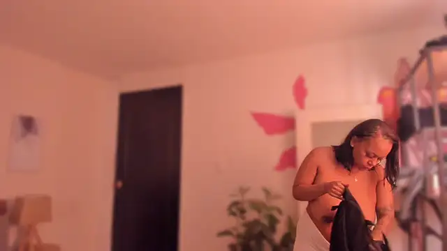 YariRose online show from March 2026 02:11:02 PM