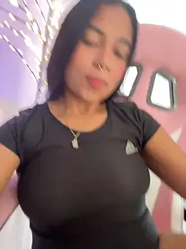 aly nicols online show from October 2025 12:04:02 PM