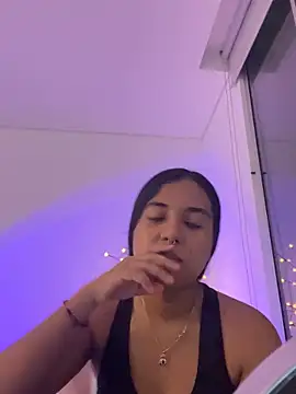 aly nicols online show from November 2025 01:31:01 AM