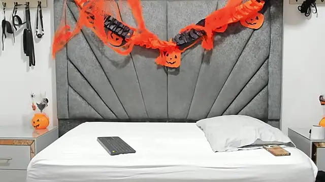 LustTrinity OS online show from November 2025 08:22:02 PM