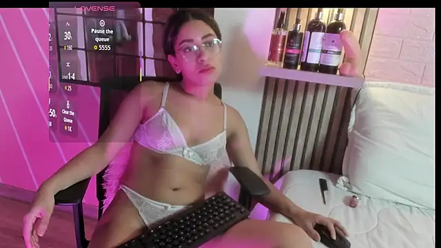 Snapshot of medussa_sexi chatting on February 2026 01:33:01 AM medussa sexi online show from February 2026 01:33:01 AM