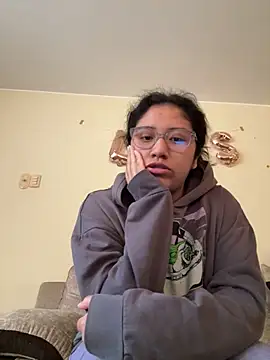 Kmiii21 online show from October 2025 02:18:02 PM