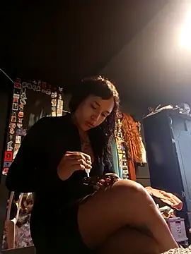 Snapshot of Isis_Bathory chatting on December 2025 01:30:01 PM Isis Bathory online show from December 2025 01:30:01 PM