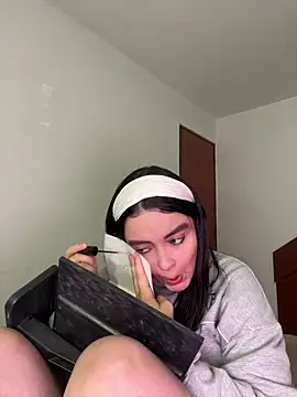 Selena Roa online show from December 2025 12:38:02 AM