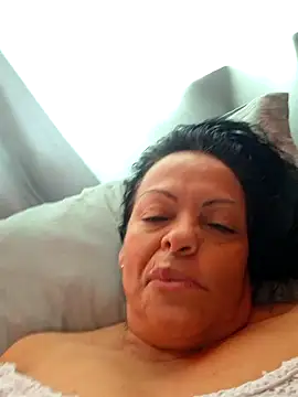 Snapshot of viviana-sexi chatting on May 2026 12:01:02 PM viviana-sexi online show from May 2026 12:01:02 PM