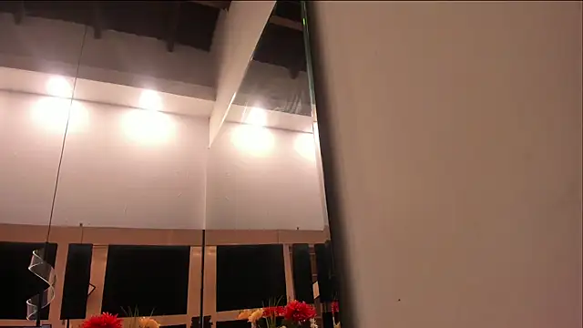 mirandaduboiss online show from March 2026 04:57:01 PM