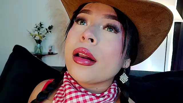 Snapshot of mia_roux1 chatting on February 2026 08:01:02 PM mia roux1 online show from February 2026 08:01:02 PM