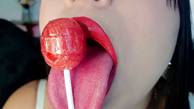 Snapshot of mia_roux1 chatting on February 2026 09:41:01 PM mia roux1 online show from February 2026 09:41:01 PM