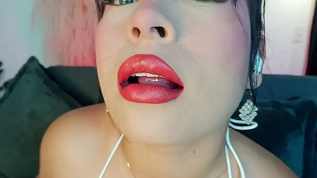 Snapshot of mia_roux1 chatting on February 2026 10:53:01 PM mia roux1 online show from February 2026 10:53:01 PM