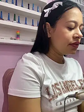 PaulaCruz01 online show from October 2025 04:24:02 PM