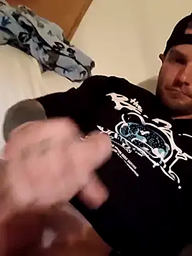 Snapshot of DadDDick925 chatting on November 2025 10:03:02 AM DadDDick925 online show from November 2025 10:03:02 AM