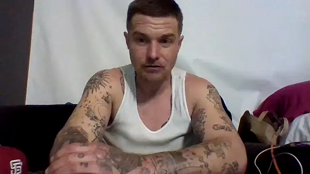 Snapshot of DadDDick925 chatting on February 2026 09:26:02 AM DadDDick925 online show from February 2026 09:26:02 AM