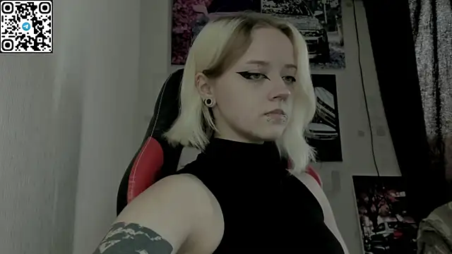 Snapshot of Holy_Mistress_S chatting on July 2026 08:27:02 AM Holy Mistress S online show from July 2026 08:27:02 AM